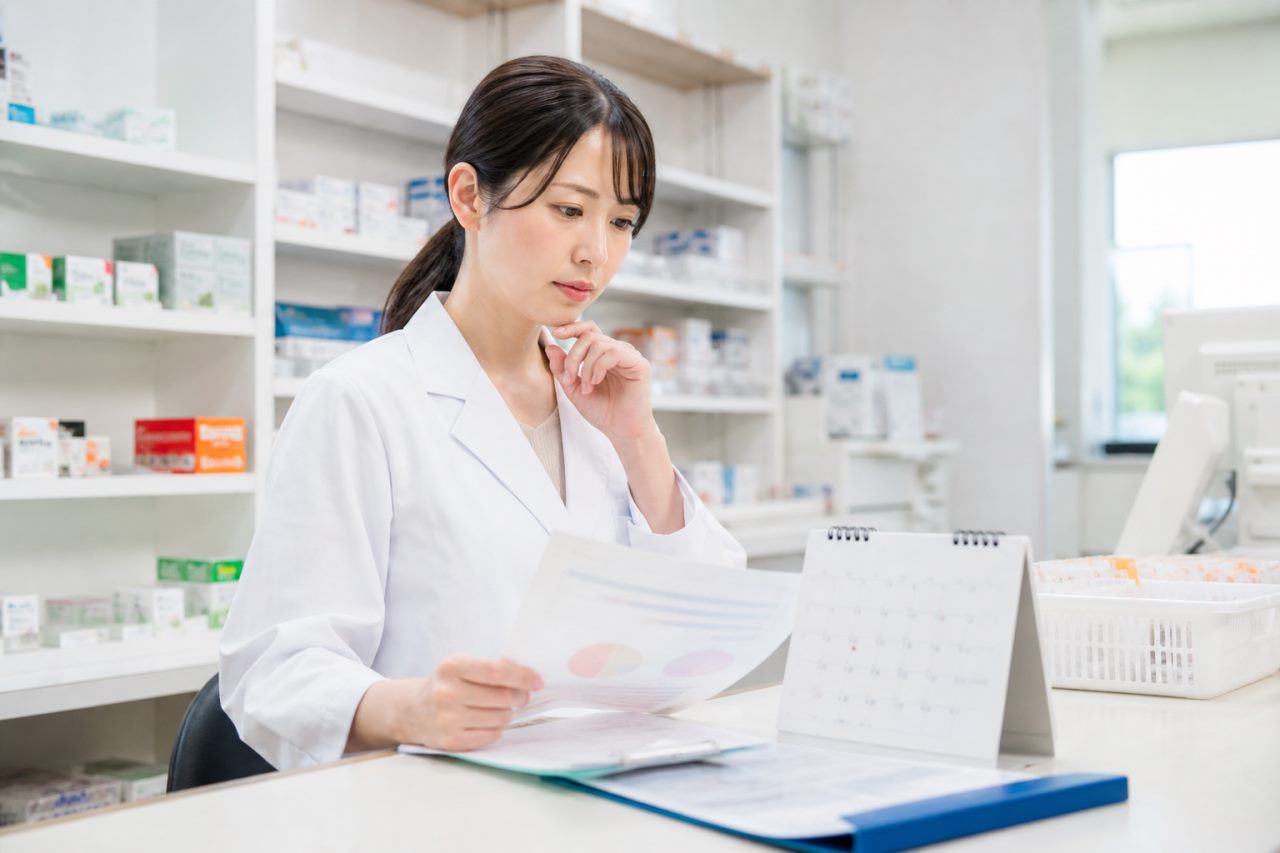 薬剤師求人の年間休日数を実際の休みやすさと合わせて比較する方法を解説します。について確認する薬剤師のイメージ