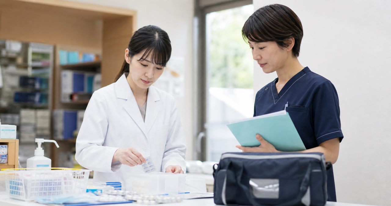 緩和ケア・在宅について確認する薬剤師のイメージ